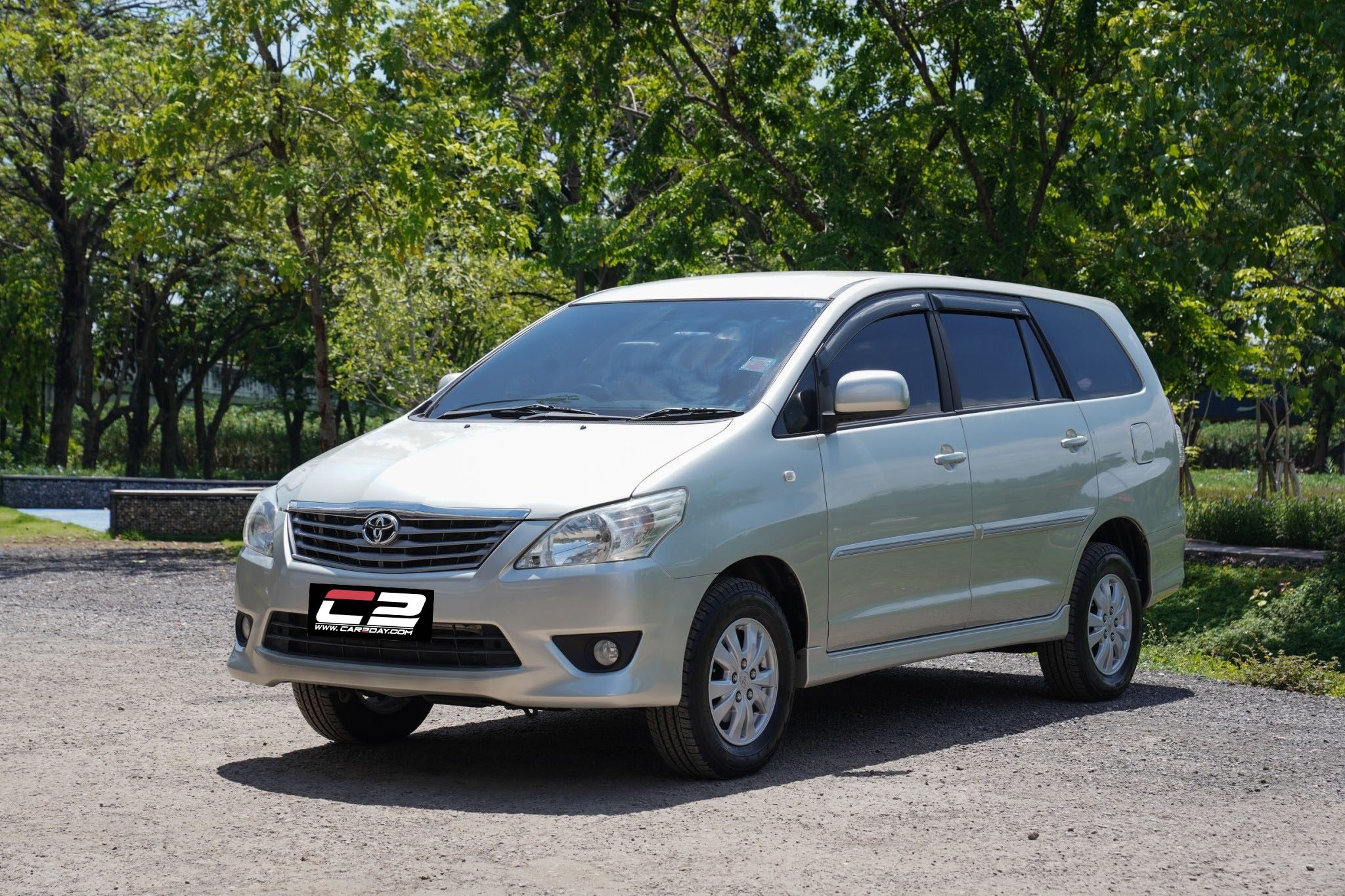 2013 TOYOTA INNOVA 2.0 G LPG AT