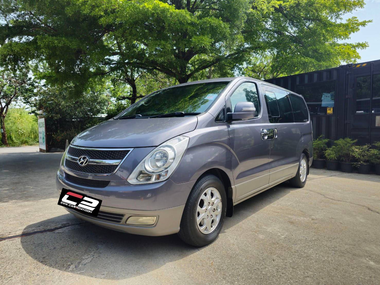2011 HYUNDAI H1 DELUXE 2.5