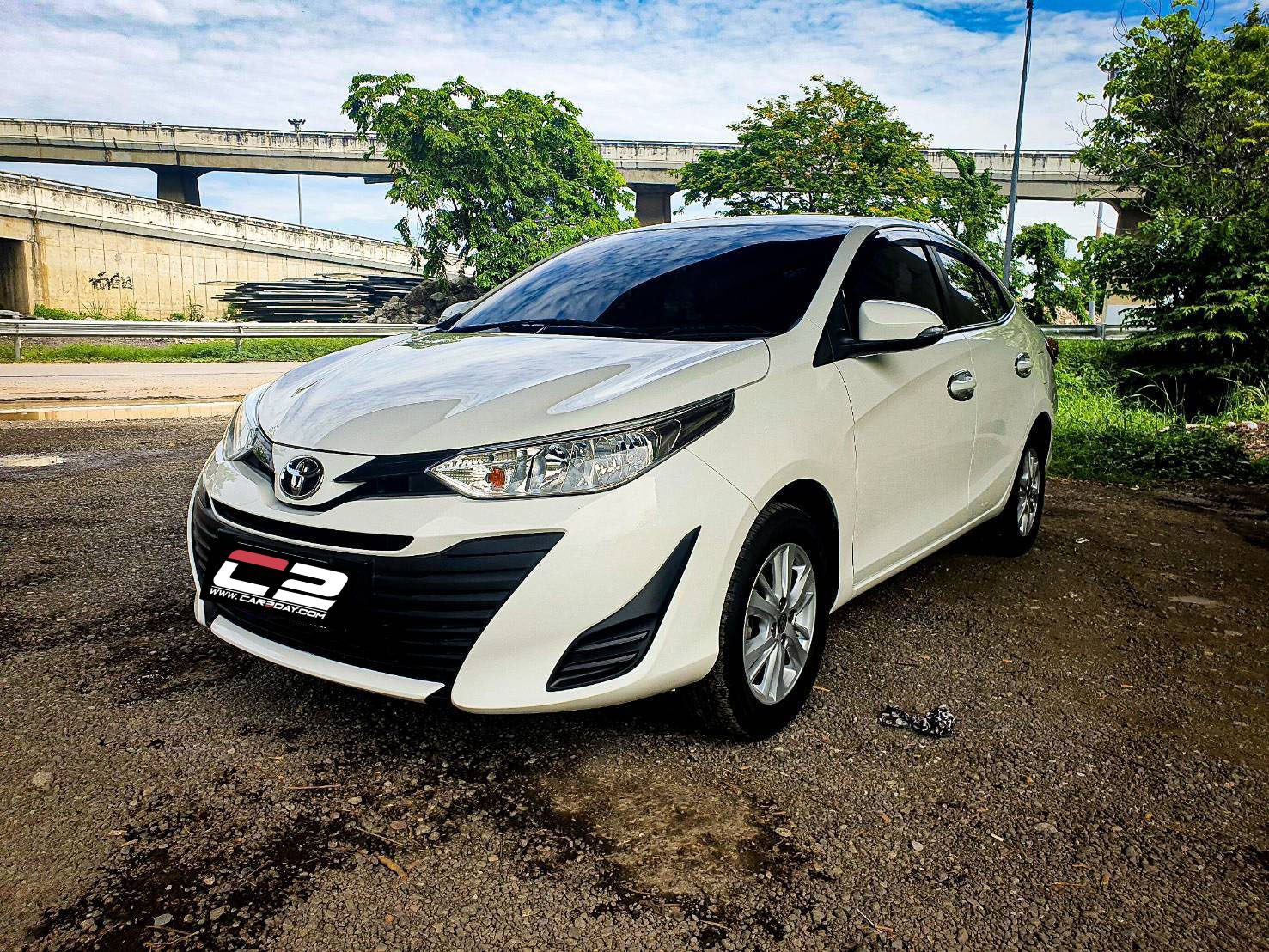 2018 TOYOTA Yaris ativ 1.2 E