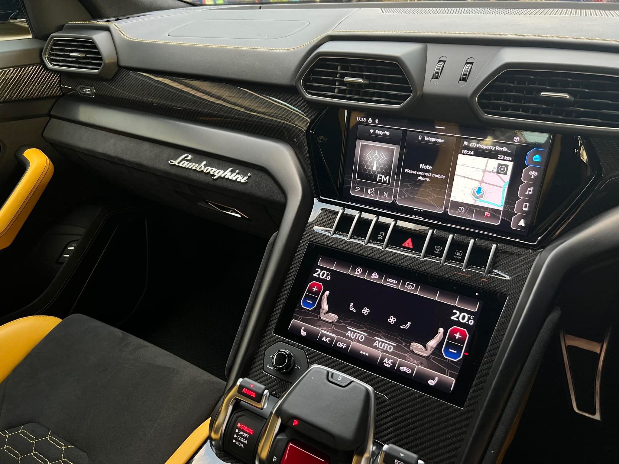 2021 Lamborghini URUS PEARL CAPSULE