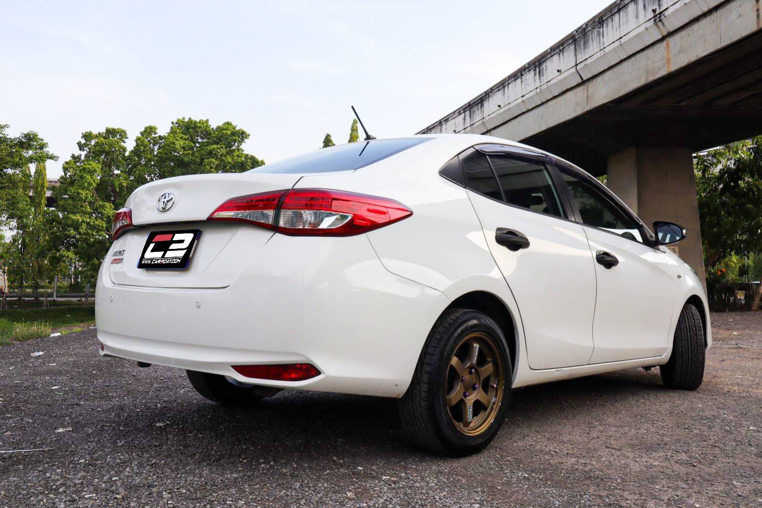 2019 TOYOTA Yaris ativ 1.2 J