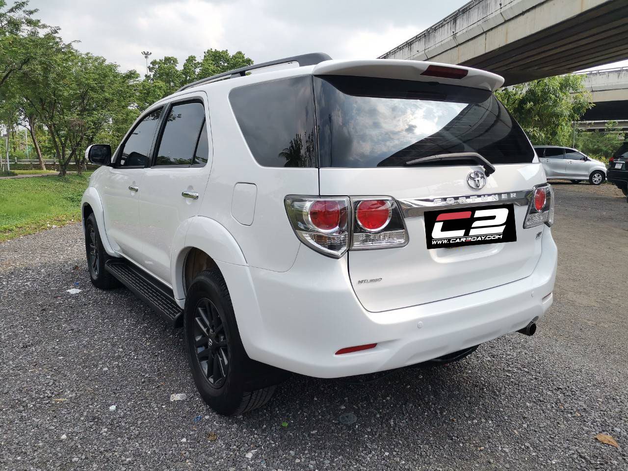 2014 TOYOTA FORTUNER 2.5 V AT 2WD