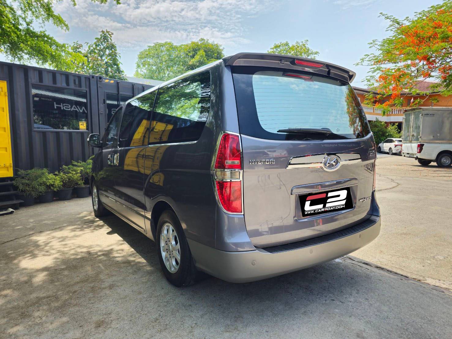 2011 HYUNDAI H1 DELUXE 2.5