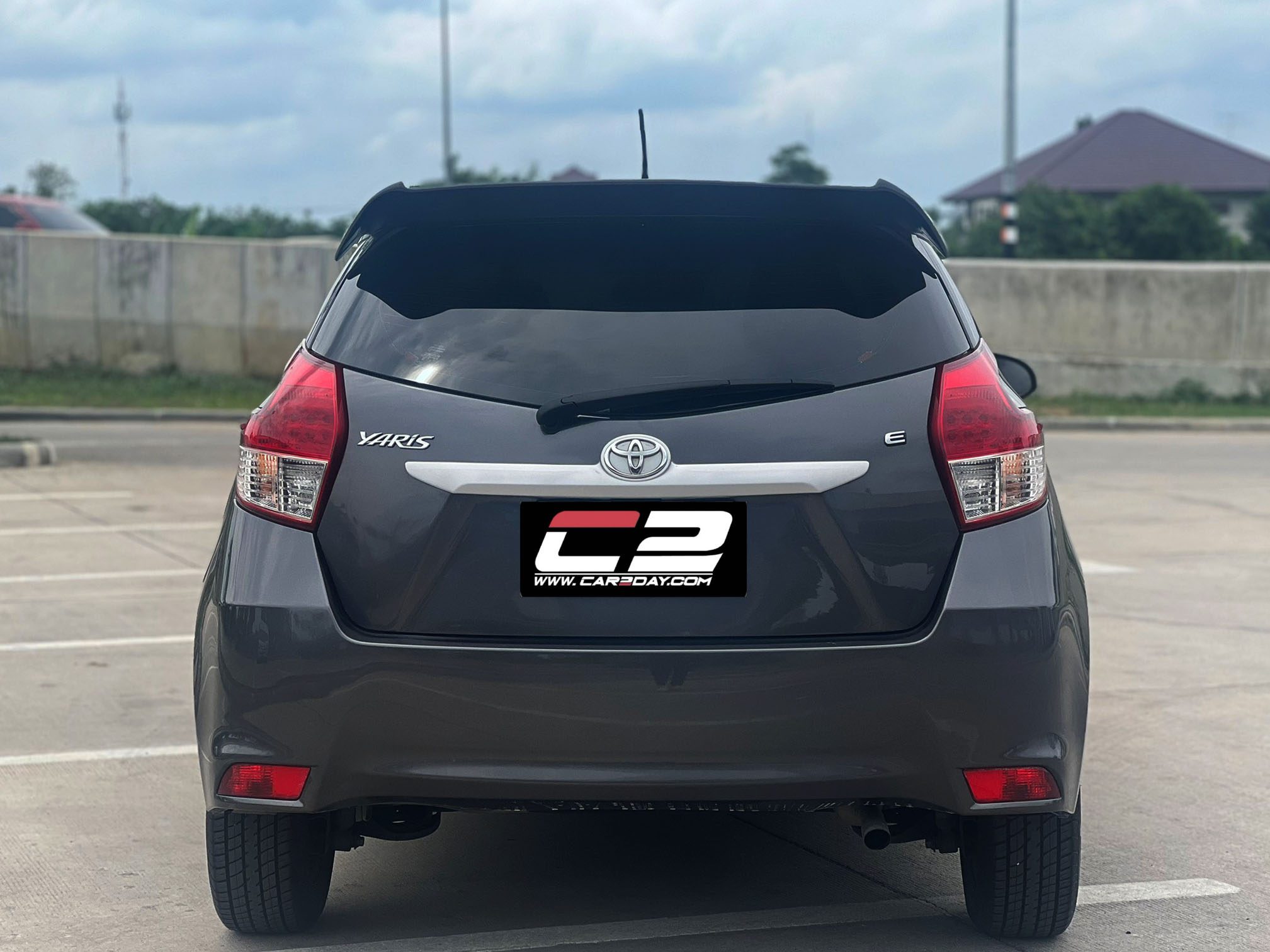 2015 TOYOTA YARIS 1.2E