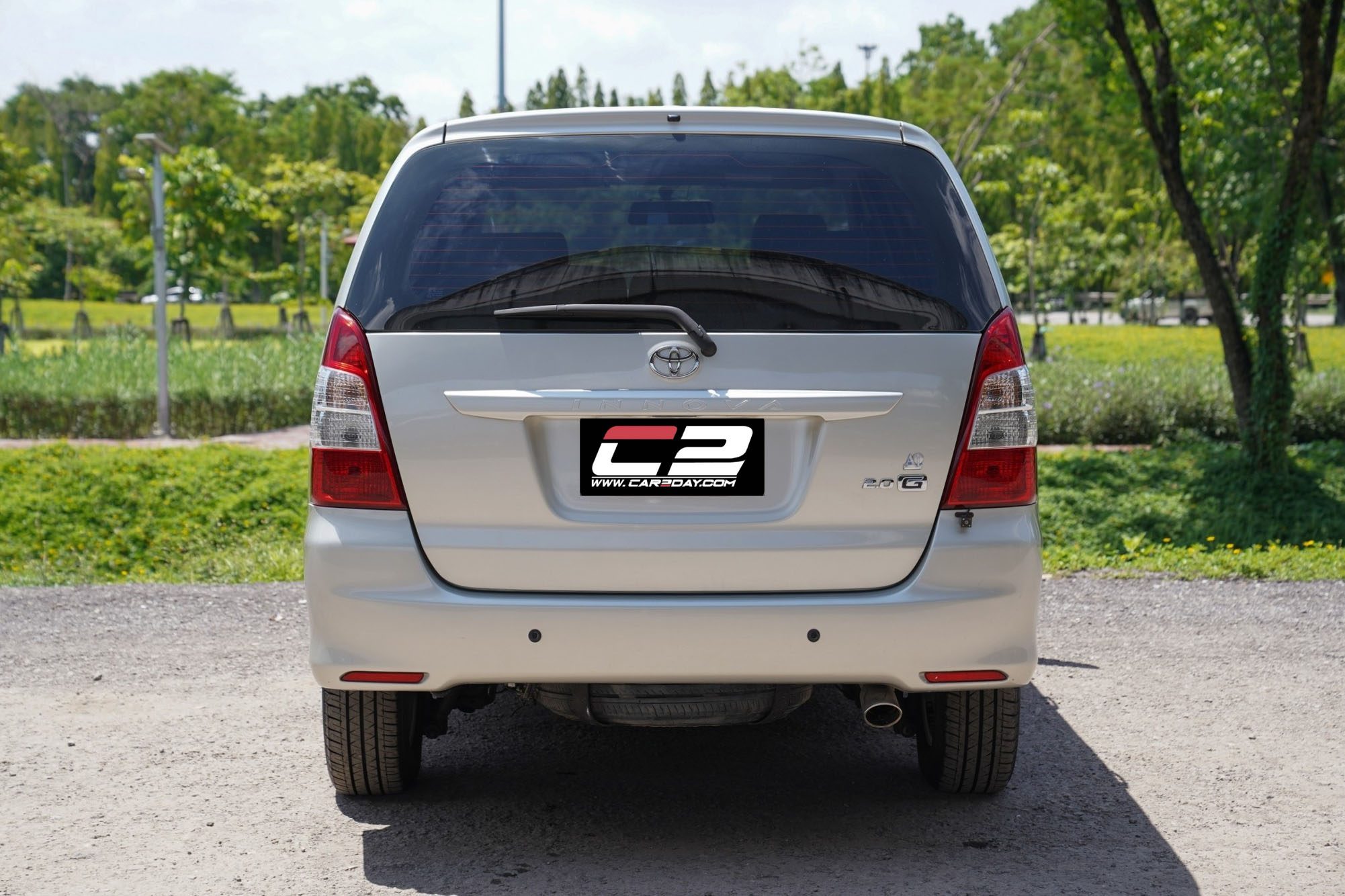 2013 TOYOTA INNOVA 2.0 G LPG AT