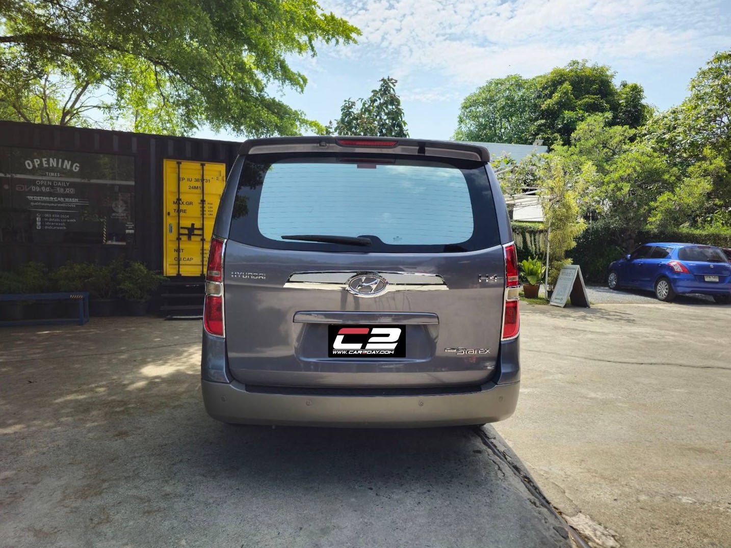 2011 HYUNDAI H1 DELUXE 2.5