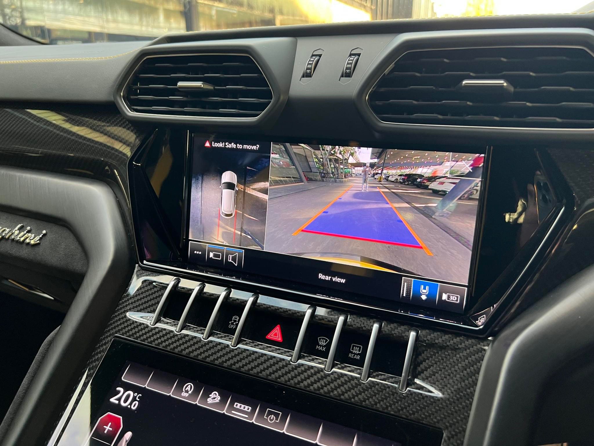 2021 Lamborghini URUS PEARL CAPSULE