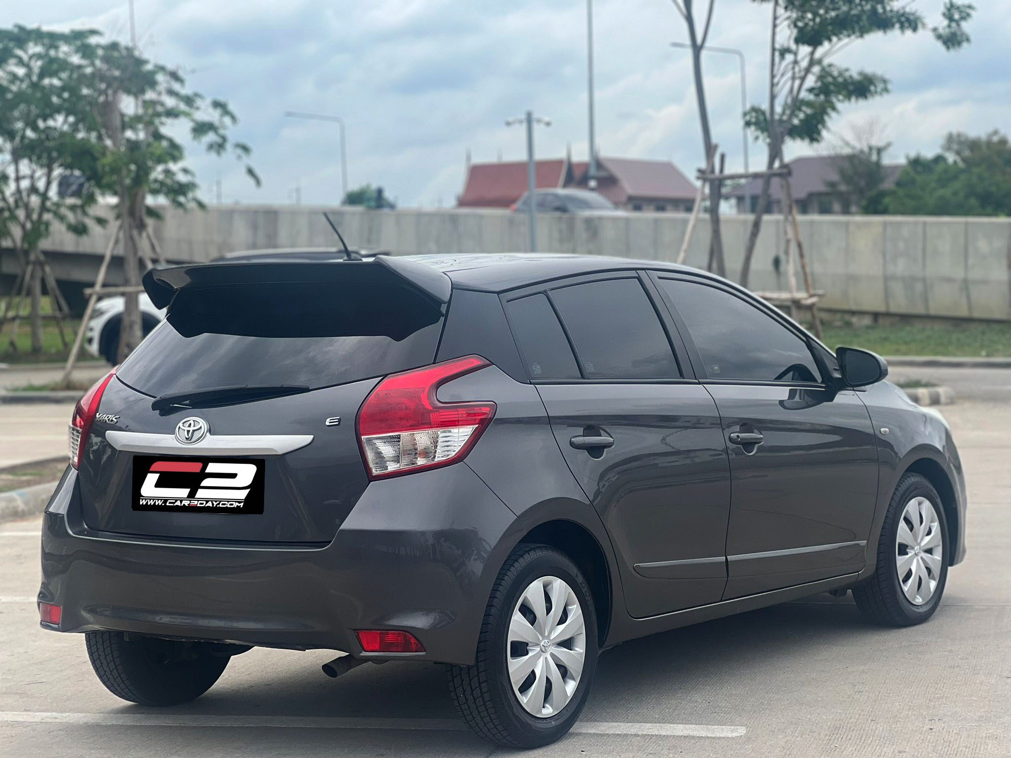 2015 TOYOTA YARIS 1.2E