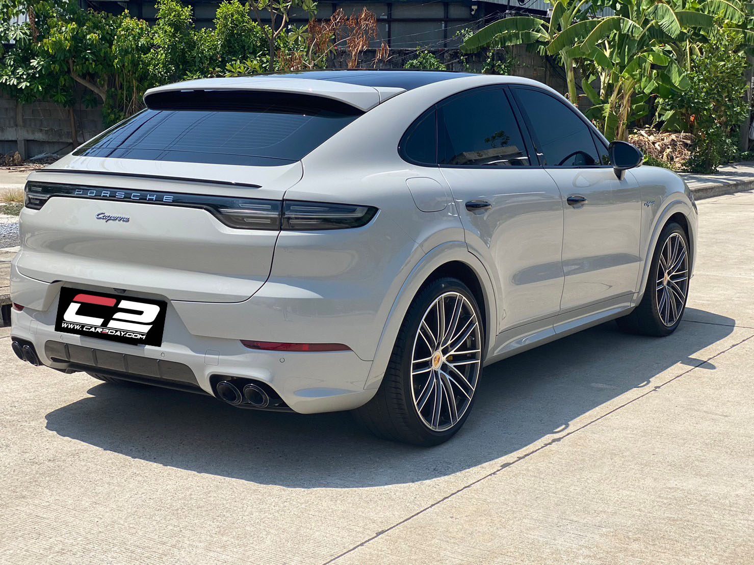 2021 Porsche Cayenne e-hybrid Coupe