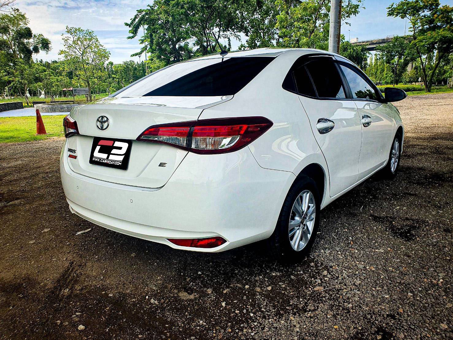 2018 TOYOTA Yaris ativ 1.2 E