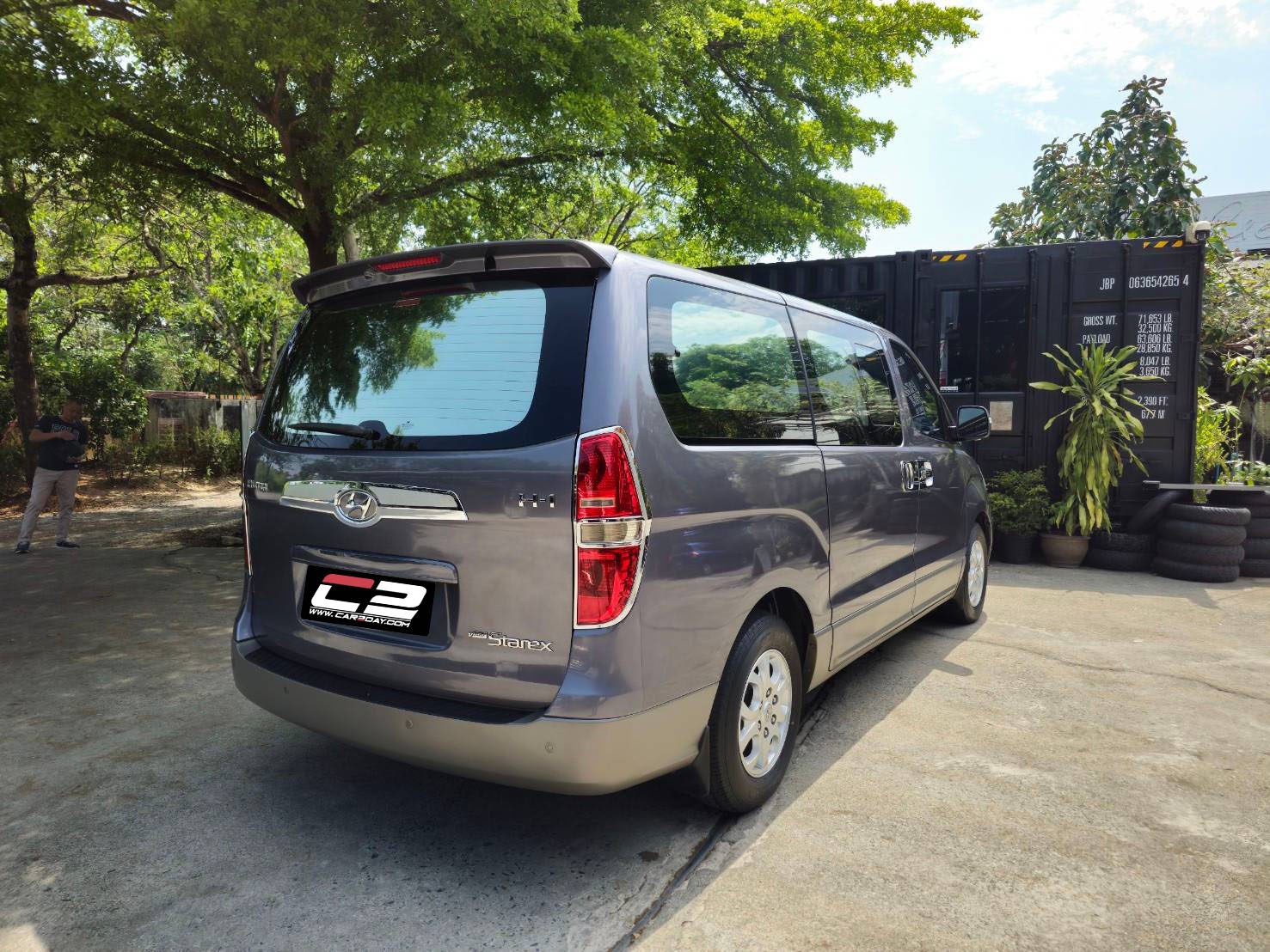 2011 HYUNDAI H1 DELUXE 2.5