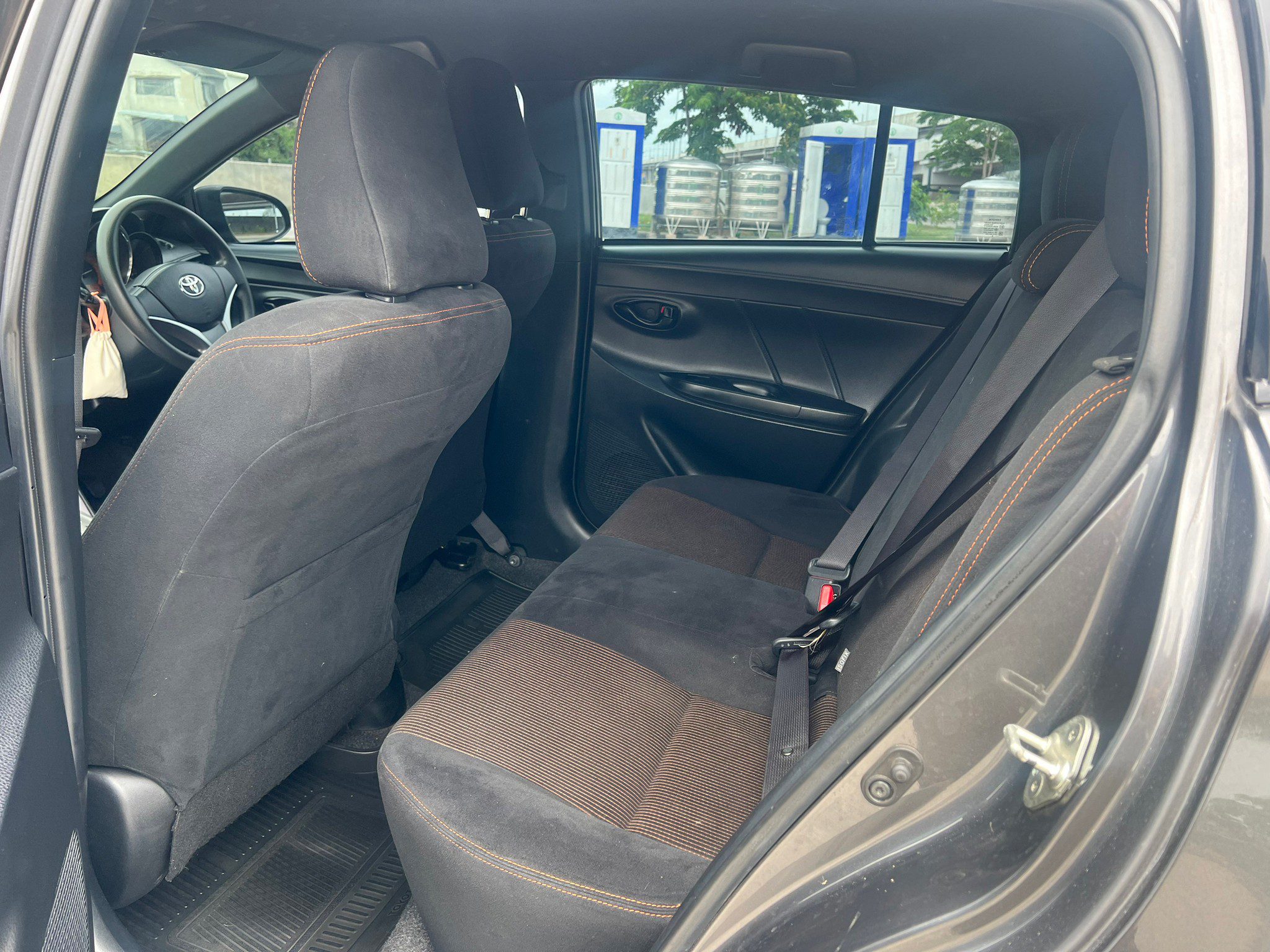 2015 TOYOTA YARIS 1.2E