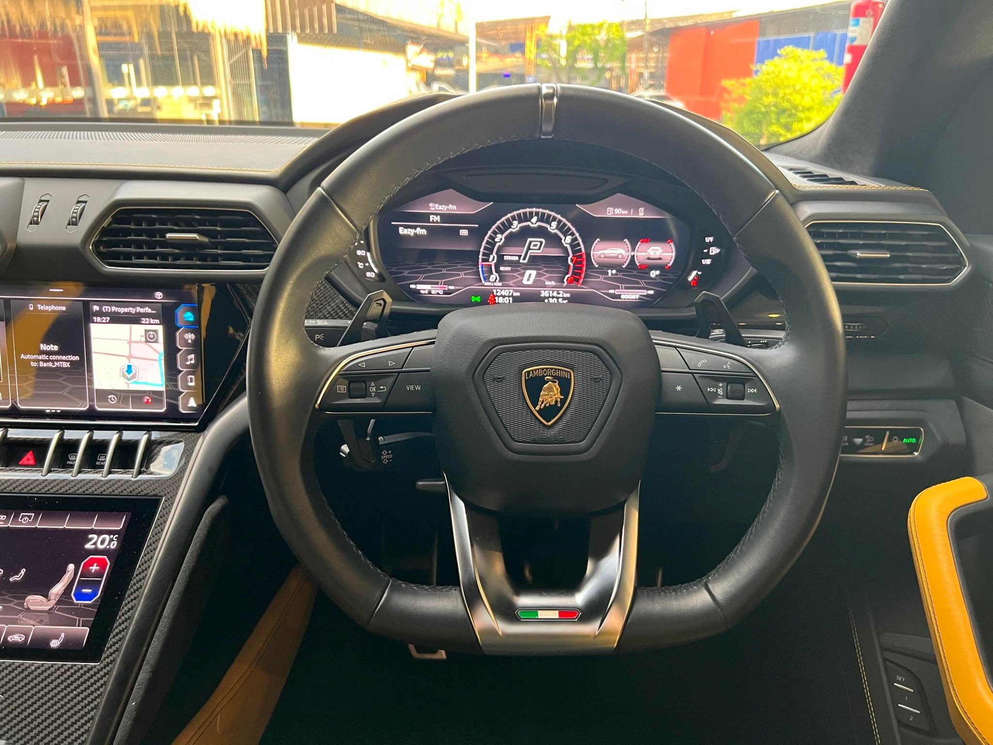 2021 Lamborghini URUS PEARL CAPSULE