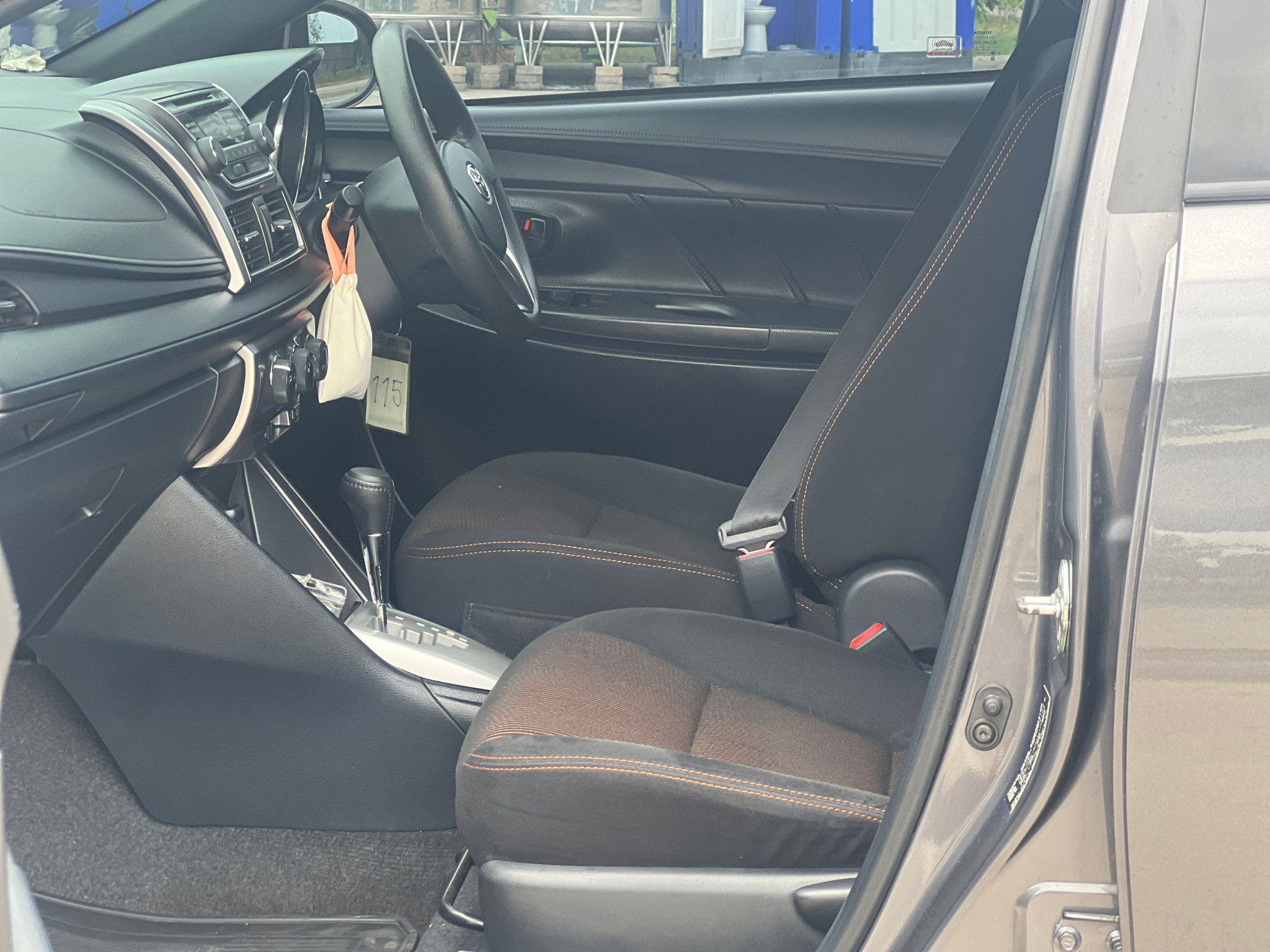 2015 TOYOTA YARIS 1.2E