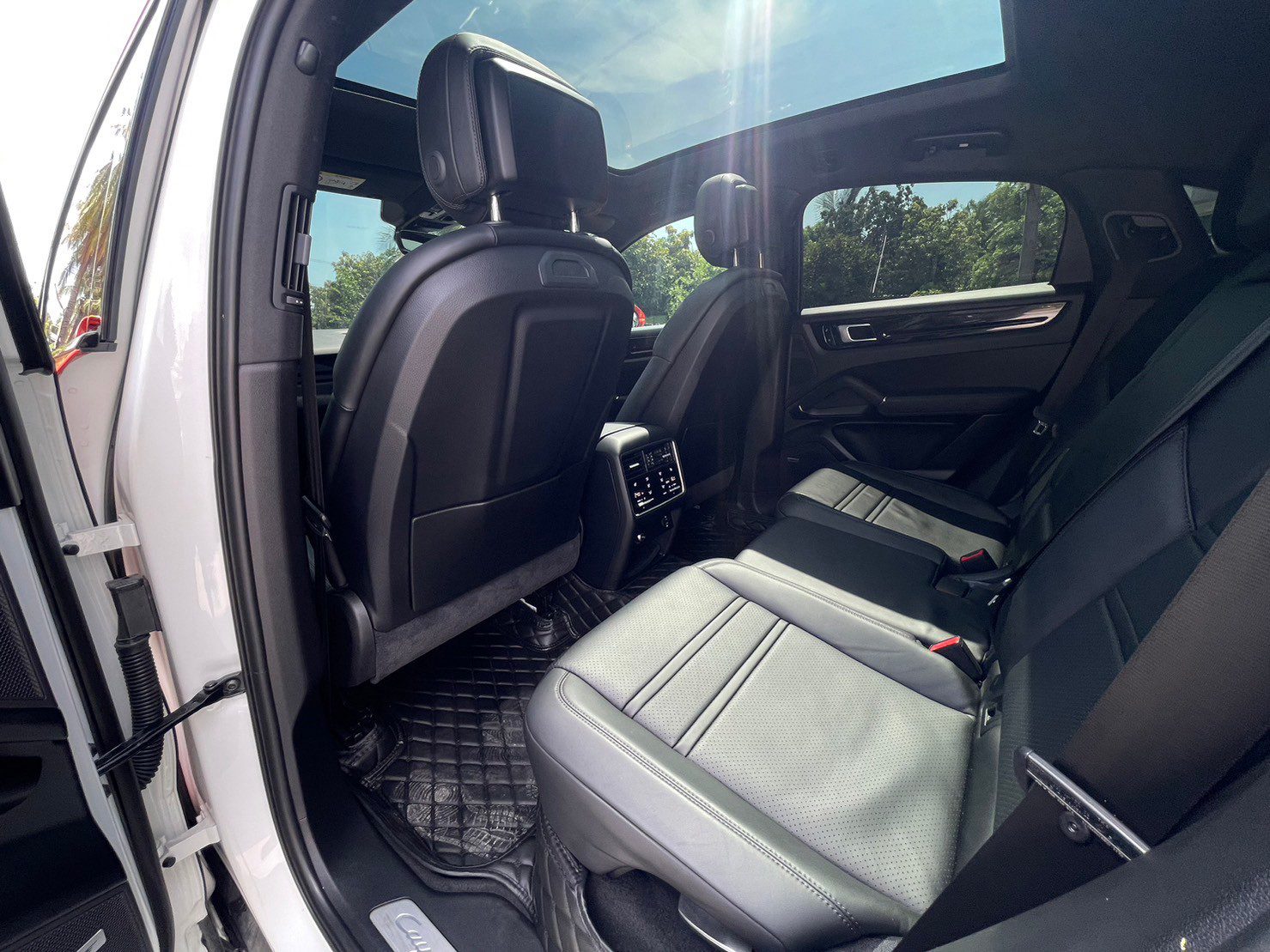 2020 Porsche Cayenne e-hybrid Coupe