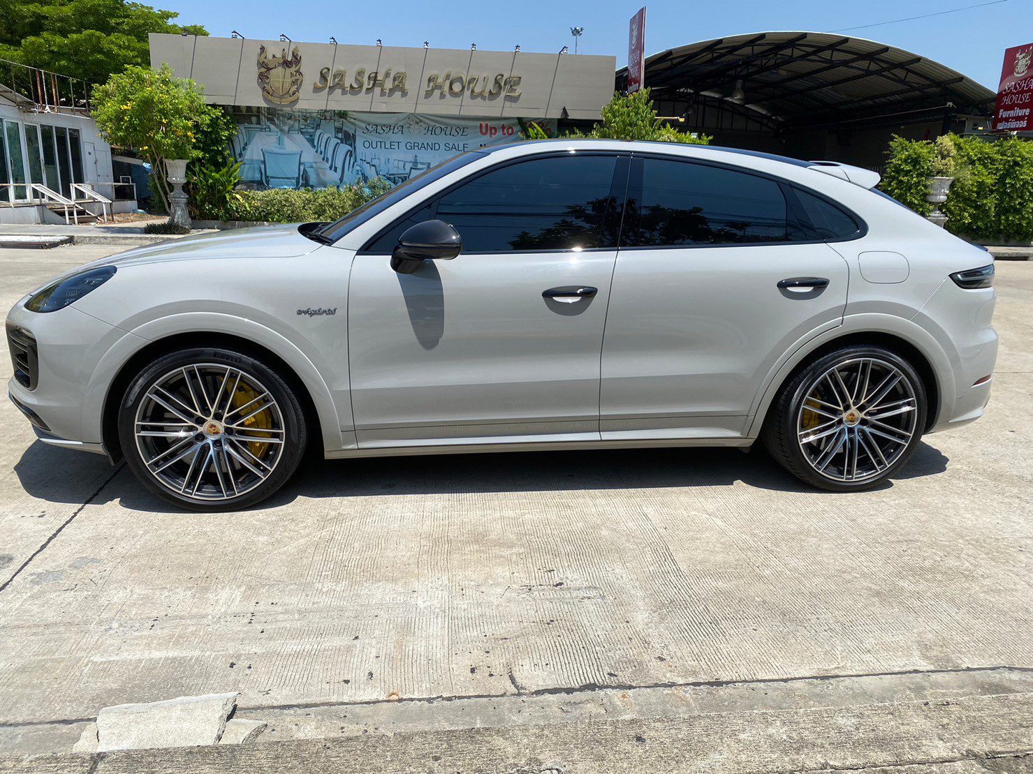 2021 Porsche Cayenne e-hybrid Coupe