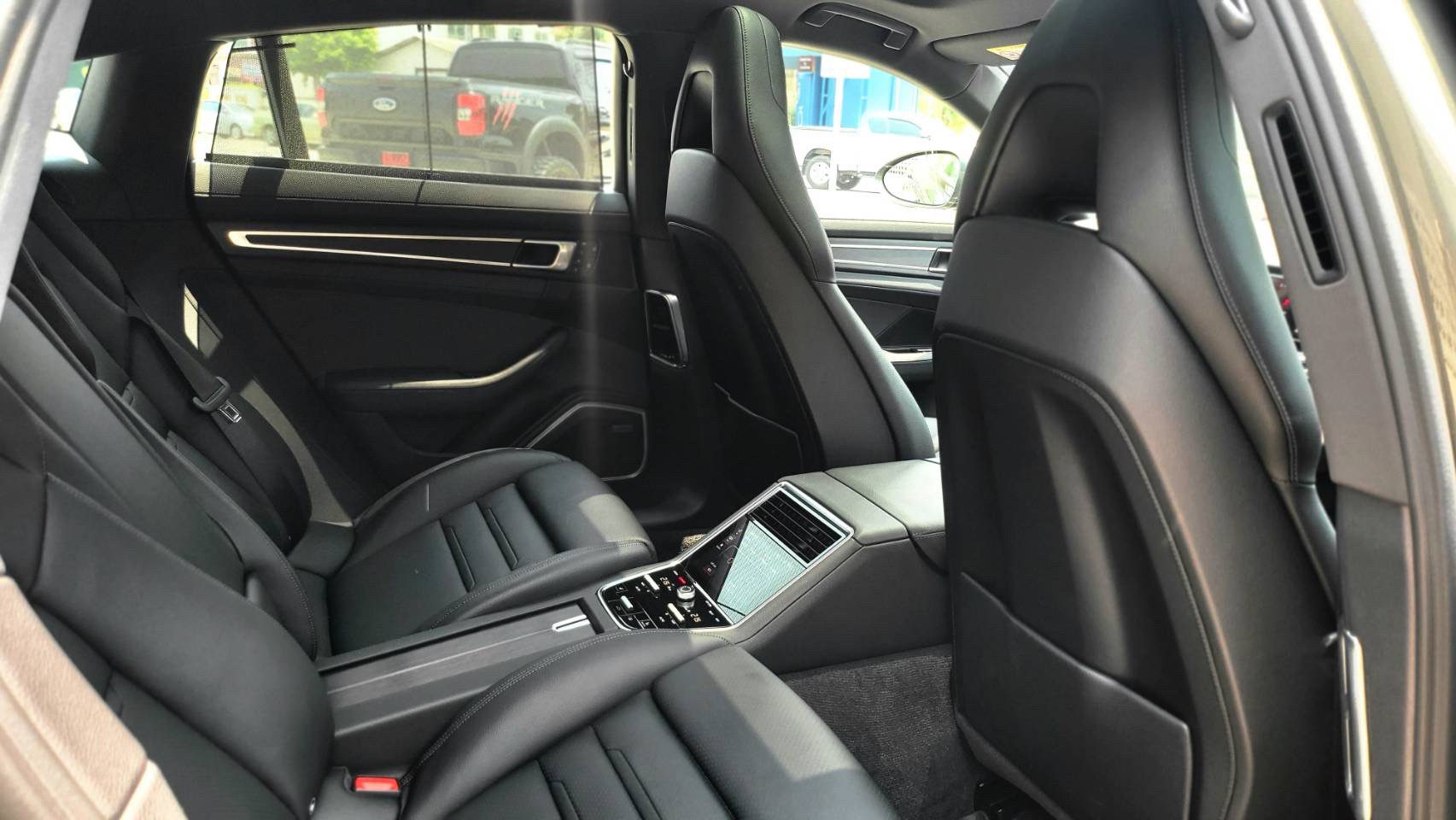2022 Porsche Panamera 4 E Hybrid Platinum Edition