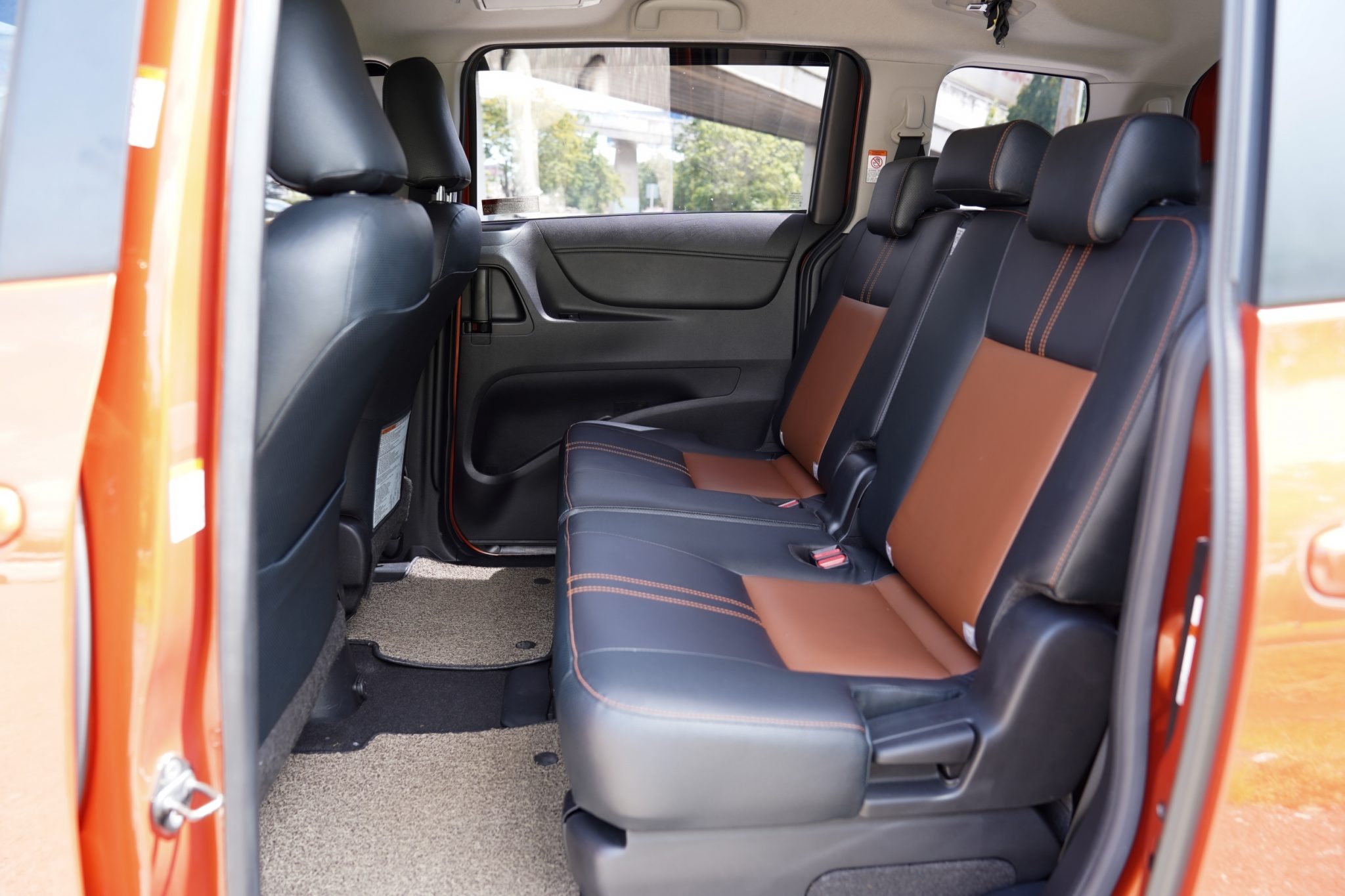 TOYOTA SIENTA 1.5 V