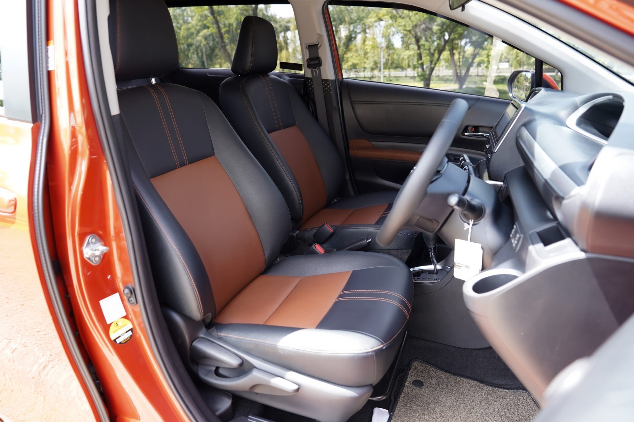 TOYOTA SIENTA 1.5 V
