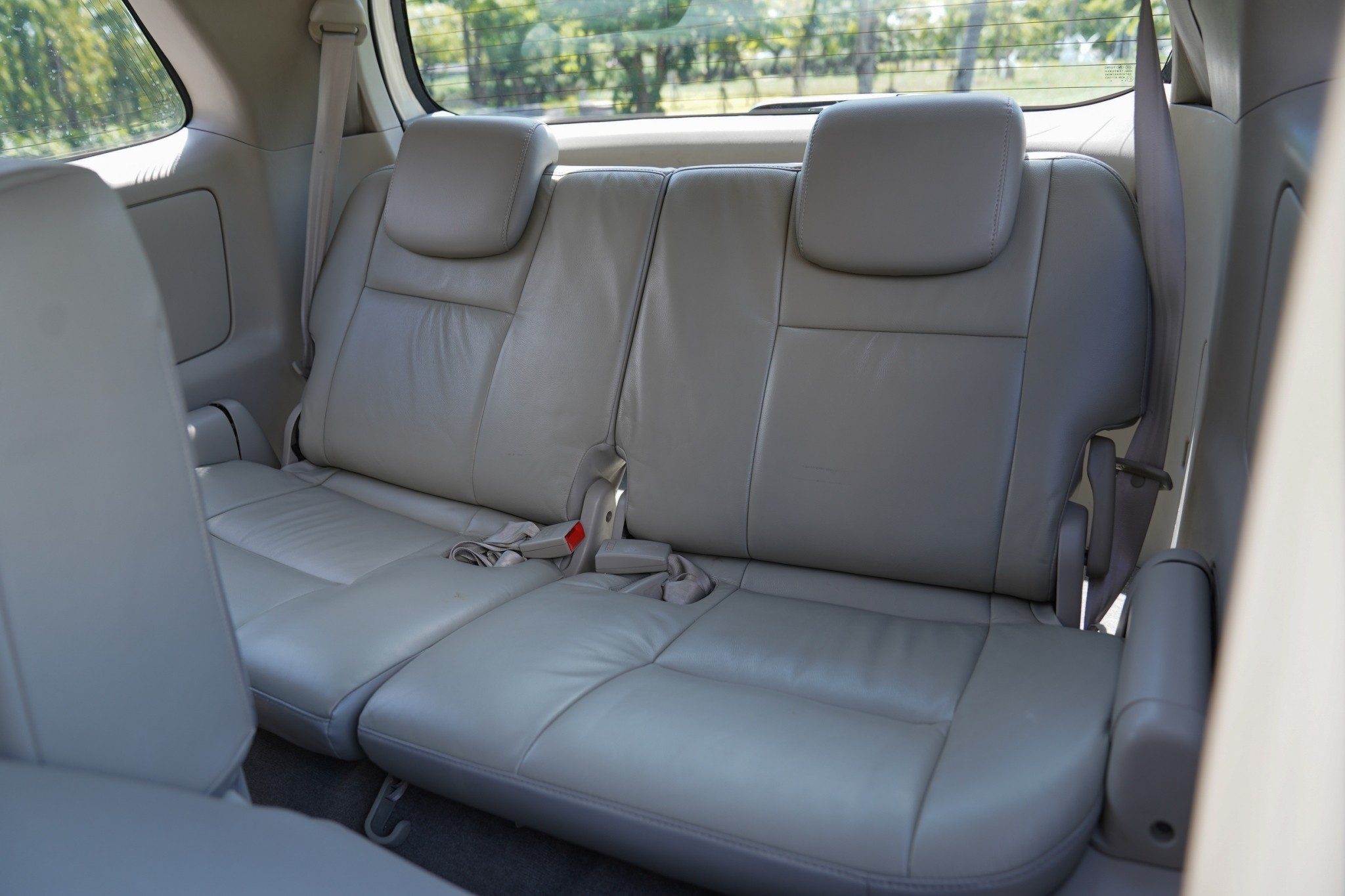 2013 TOYOTA INNOVA 2.0 G LPG AT