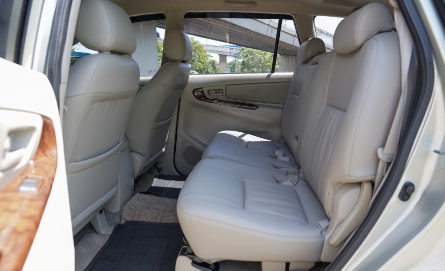 2013 TOYOTA INNOVA 2.0 G LPG AT