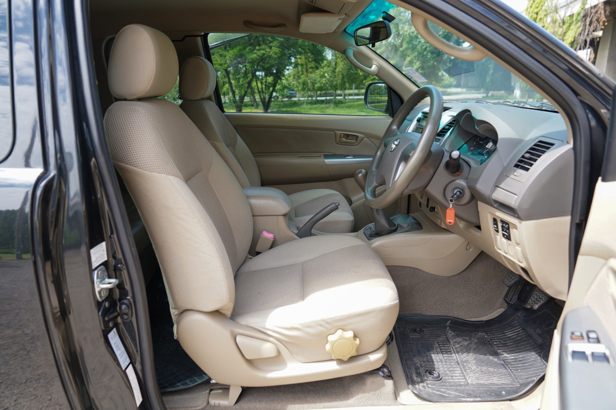 2013 TOYOTA VIGO SMARTCAB 2.5 E PRERUNNER MT