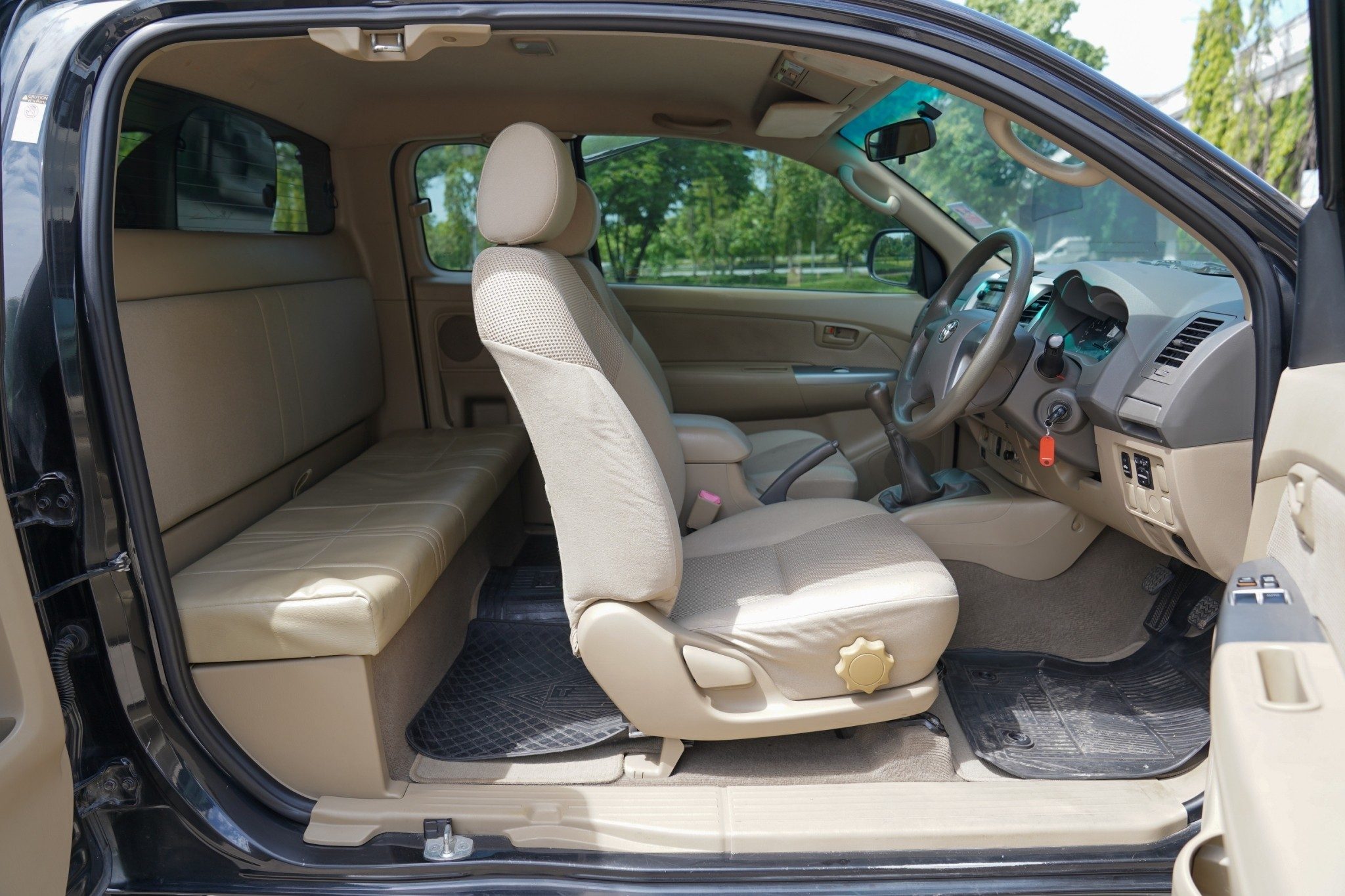 2013 TOYOTA VIGO SMARTCAB 2.5 E PRERUNNER MT