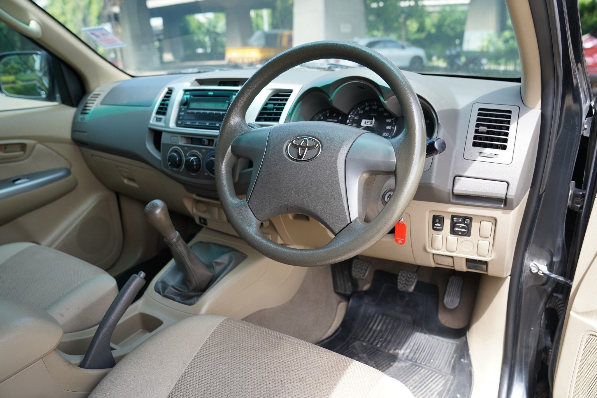 2013 TOYOTA VIGO SMARTCAB 2.5 E PRERUNNER MT