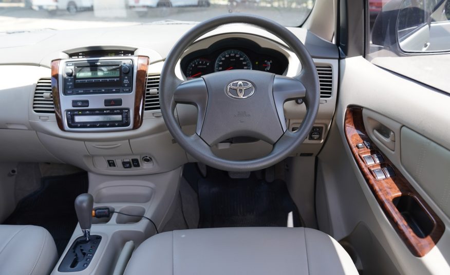 2013 TOYOTA INNOVA 2.0 G LPG AT