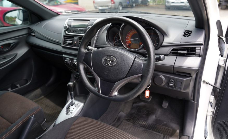 2015 TOYOTA YARIS 1.2 E AT