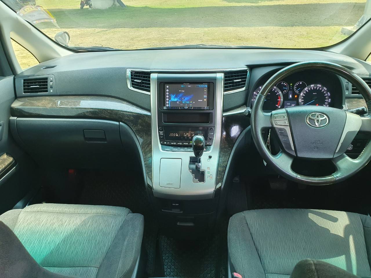 2013 TOYOTA ALPHARD 2.4 V
