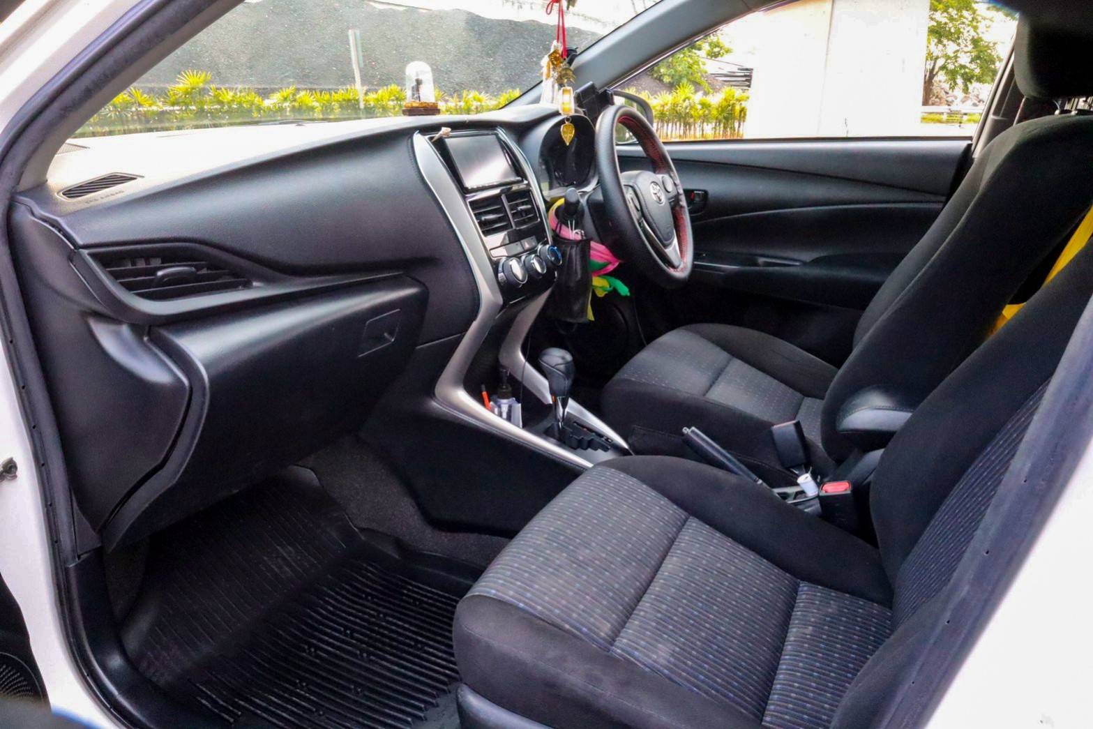 2019 TOYOTA Yaris ativ 1.2 J