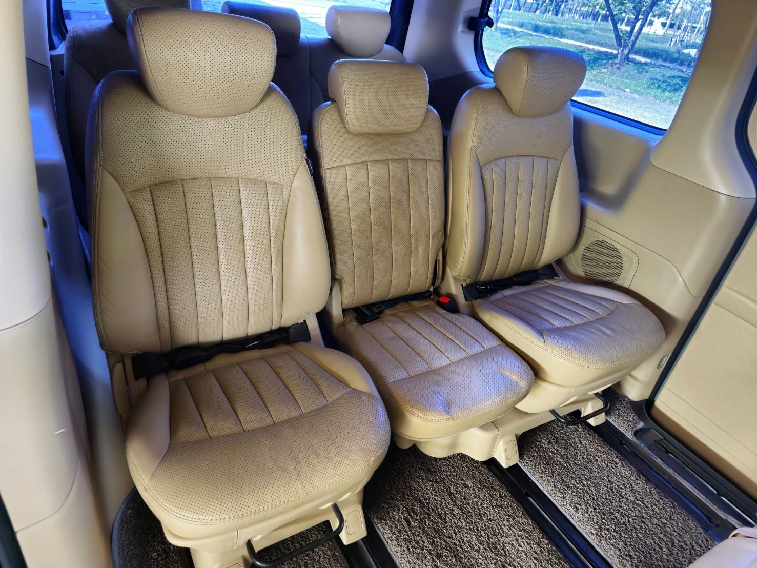 2011 HYUNDAI H1 DELUXE 2.5