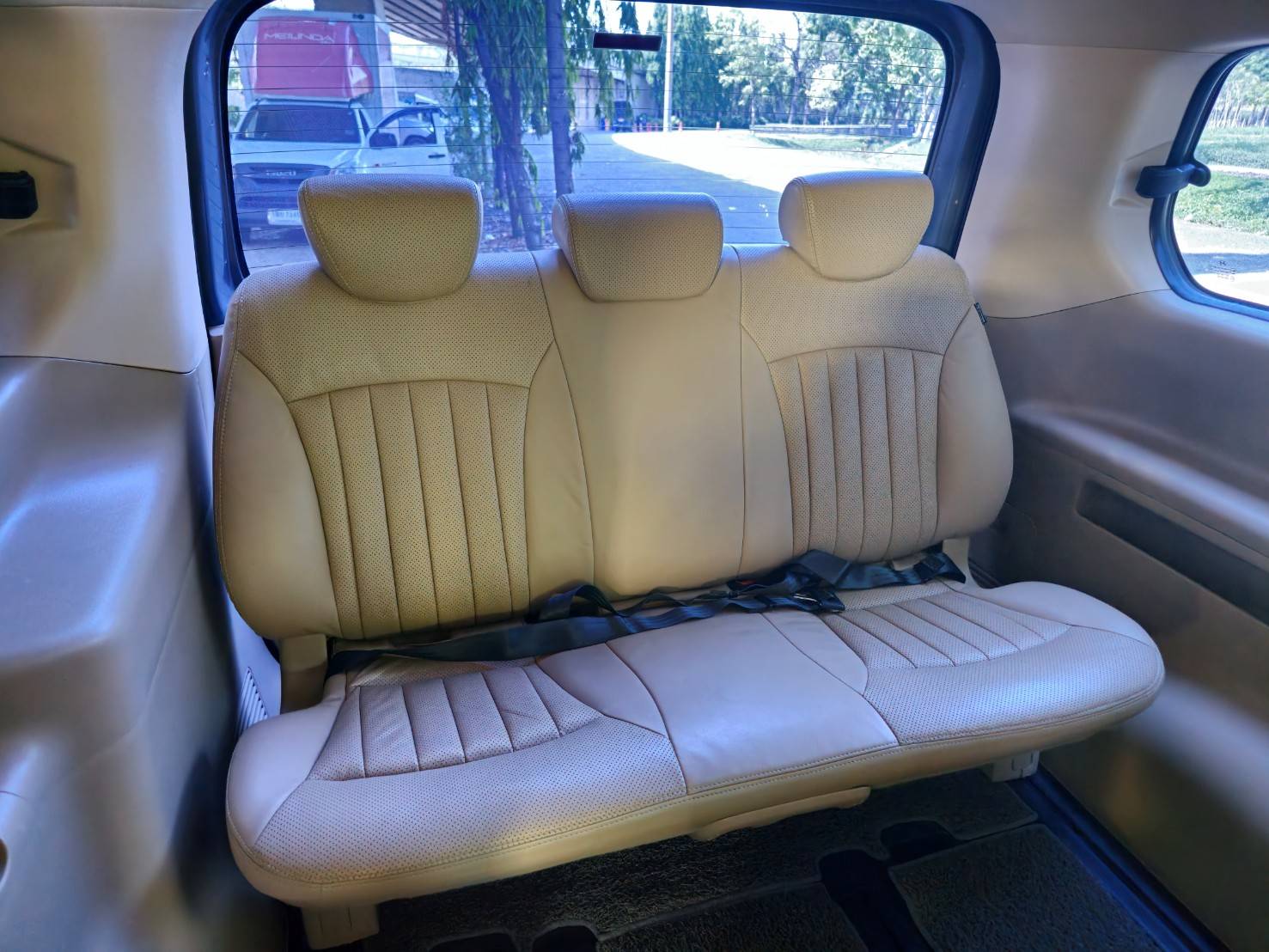 2011 HYUNDAI H1 DELUXE 2.5