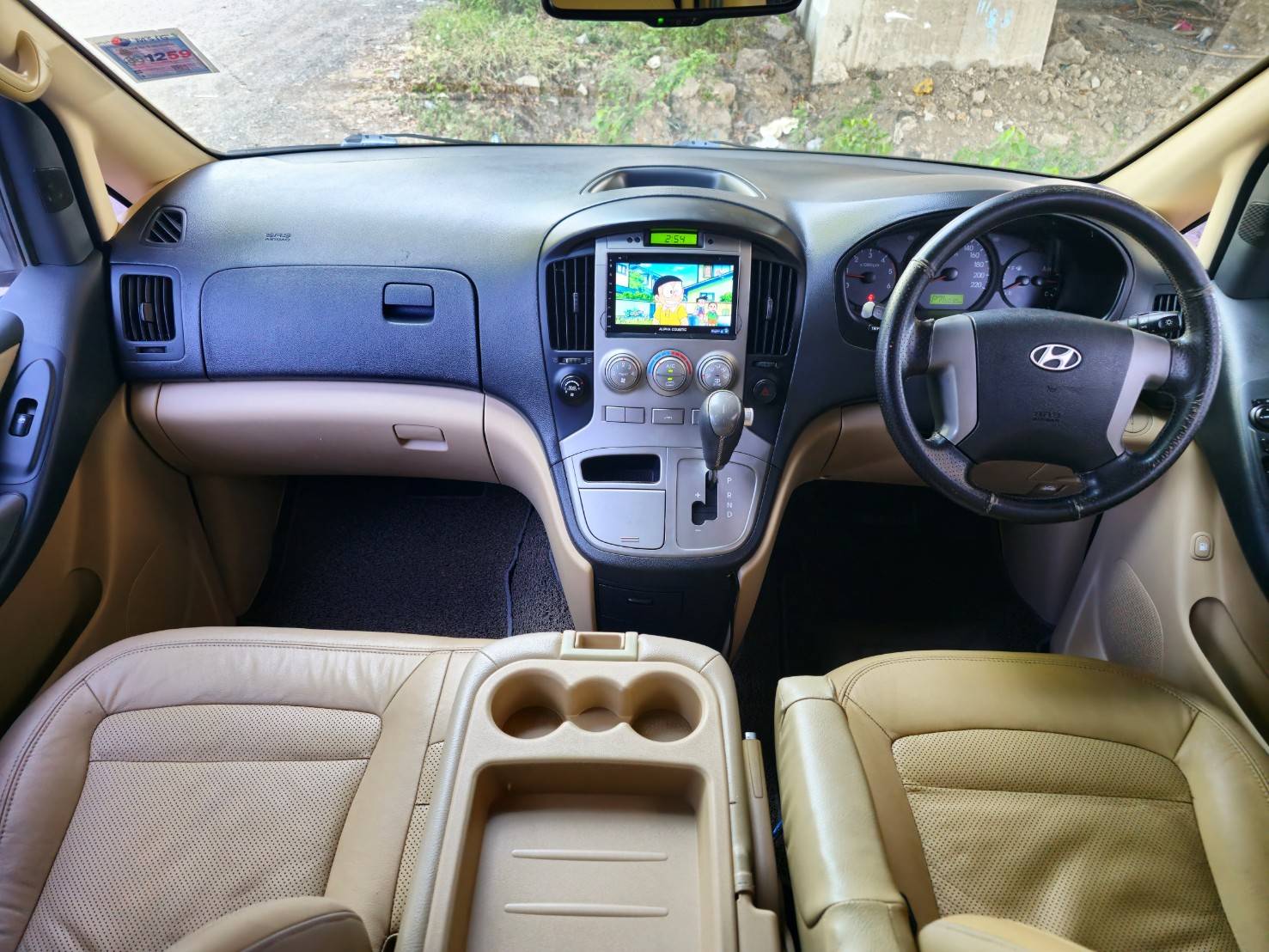 2011 HYUNDAI H1 DELUXE 2.5