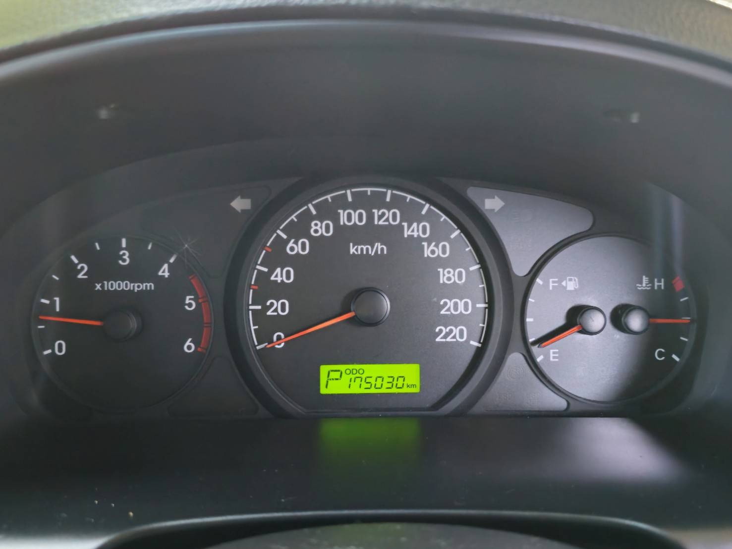 2011 HYUNDAI H1 DELUXE 2.5