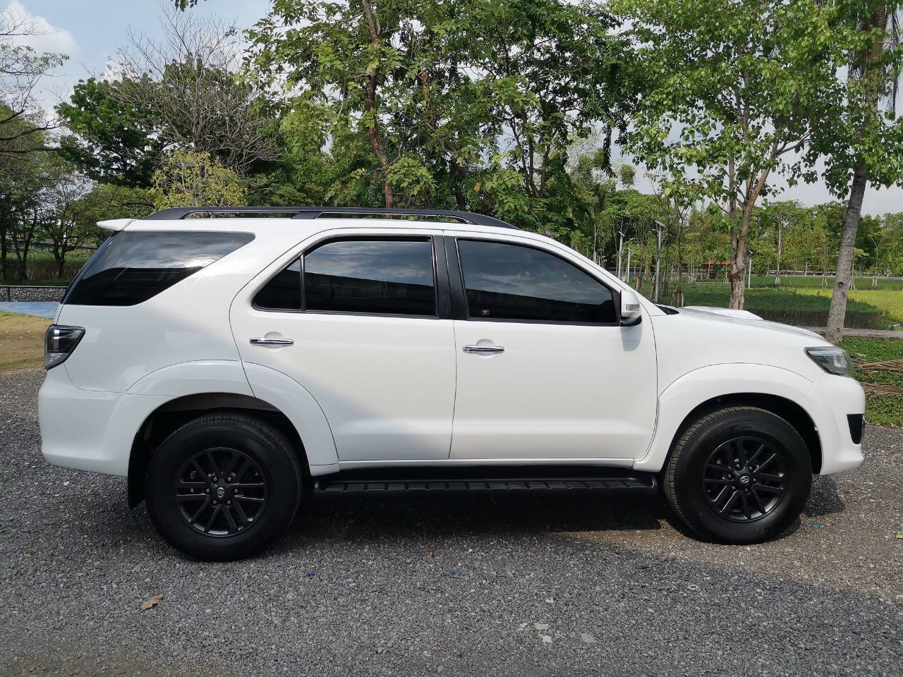 2014 TOYOTA FORTUNER 2.5 V AT 2WD