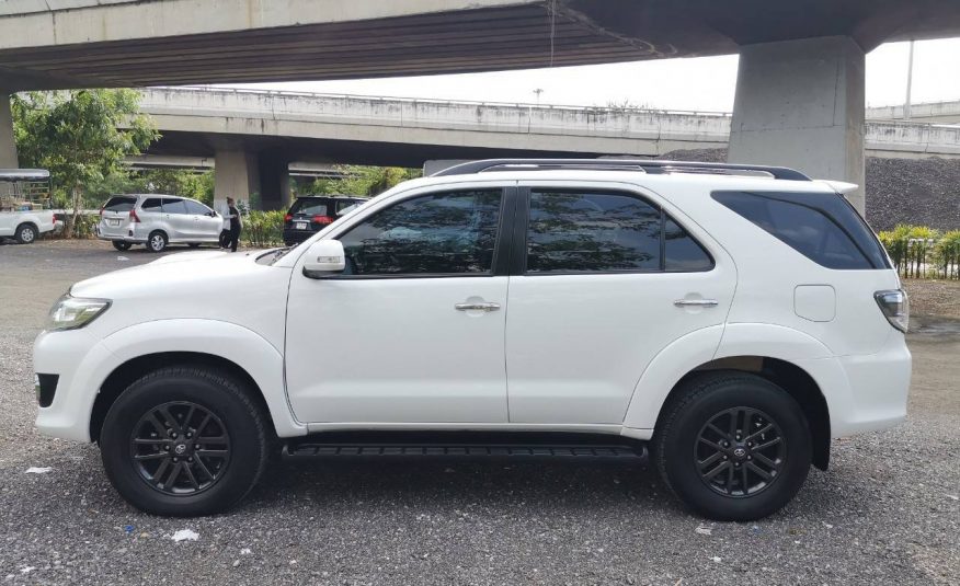 2014 TOYOTA FORTUNER 2.5 V AT 2WD