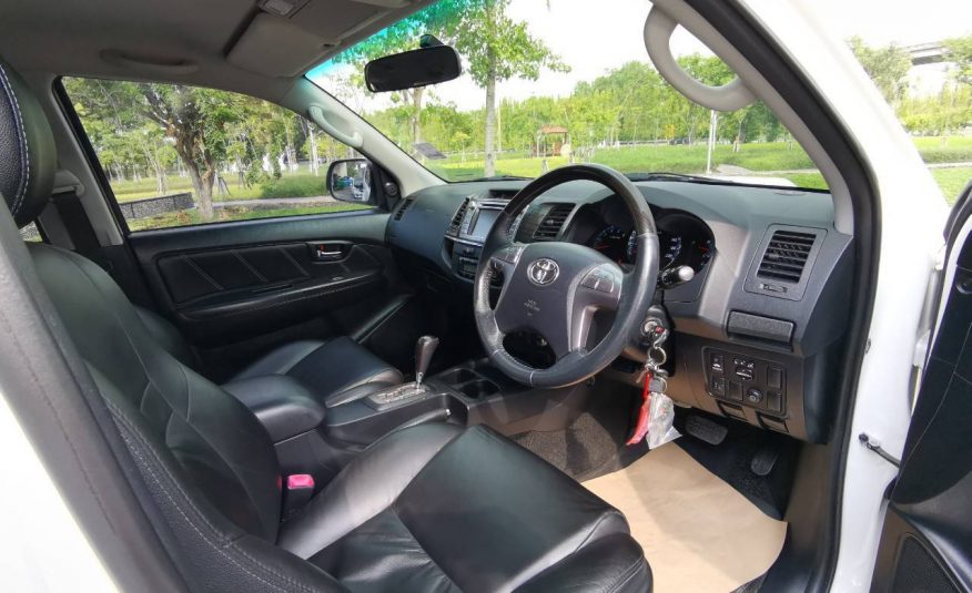 2014 TOYOTA FORTUNER 2.5 V AT 2WD