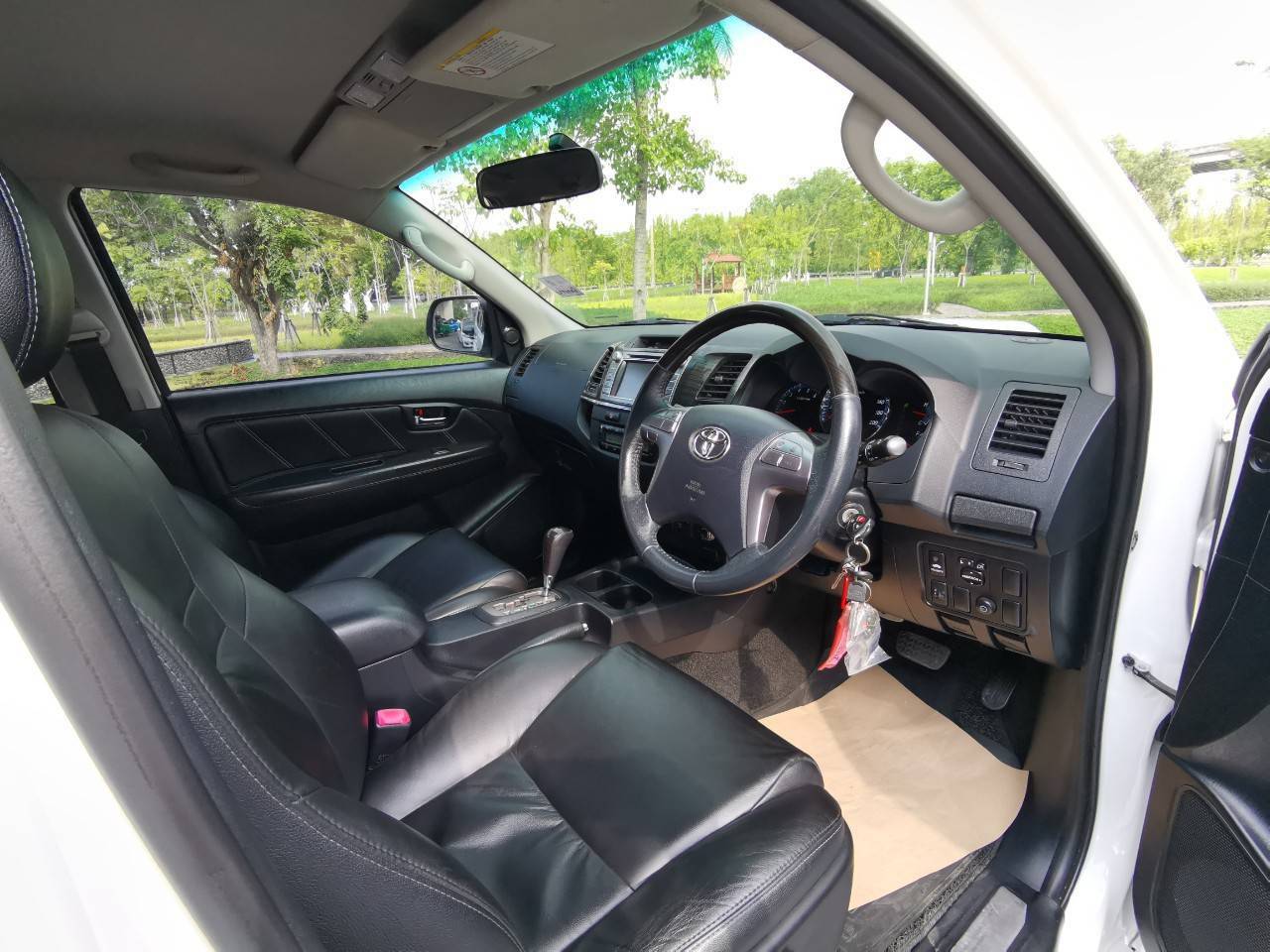 2014 TOYOTA FORTUNER 2.5 V AT 2WD