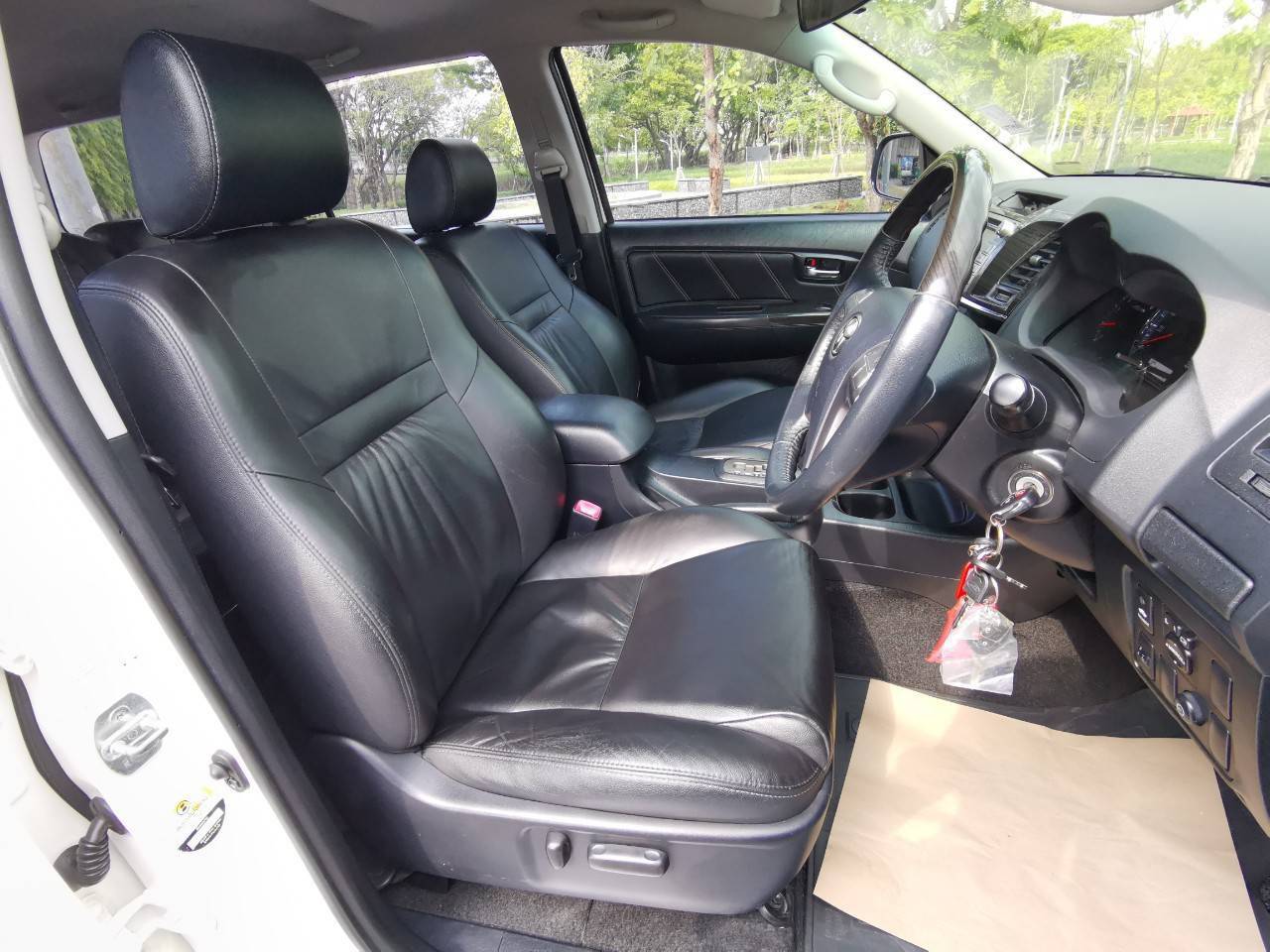 2014 TOYOTA FORTUNER 2.5 V AT 2WD