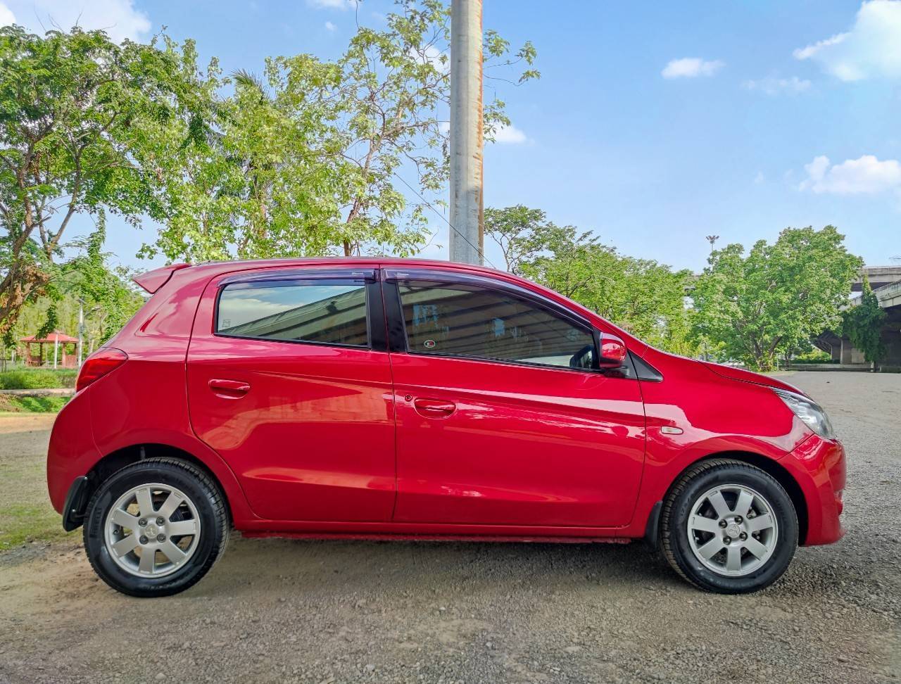 2013 Mitsubishi mirage 1.2 GLS