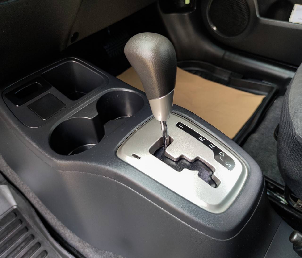 2013 Mitsubishi mirage 1.2 GLS
