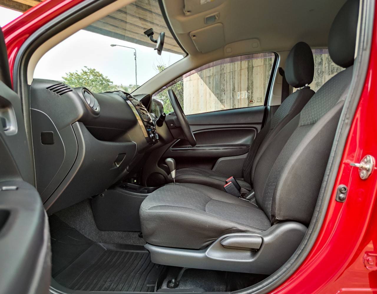 2013 Mitsubishi mirage 1.2 GLS
