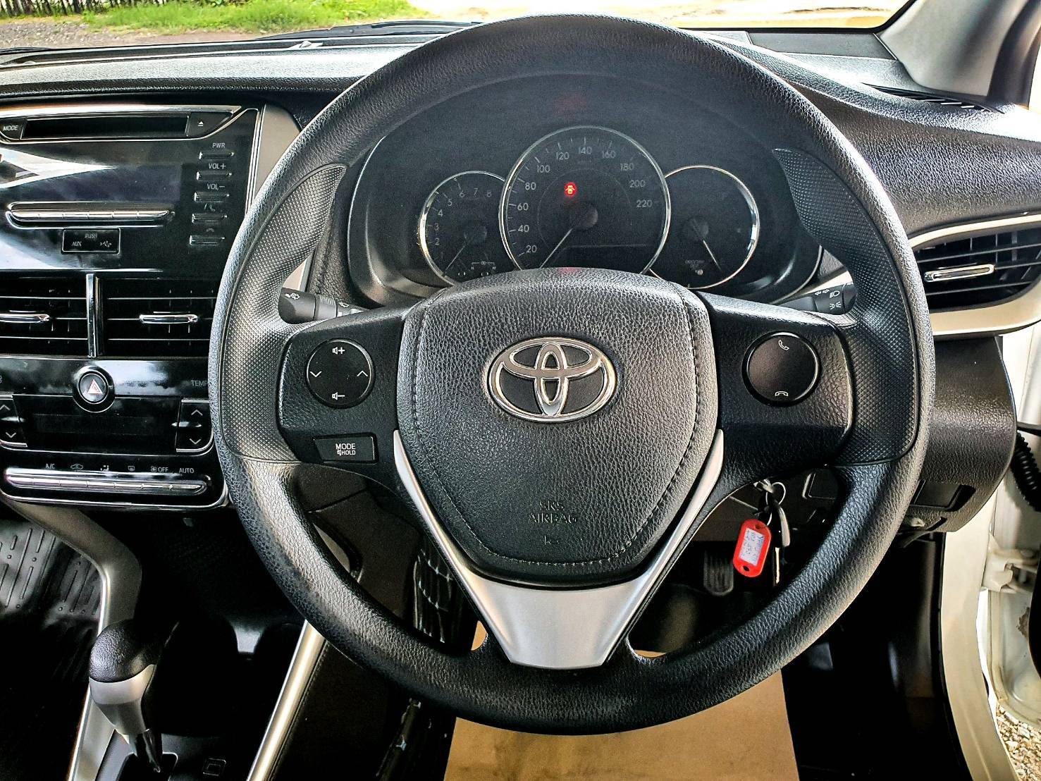 2018 TOYOTA Yaris ativ 1.2 E