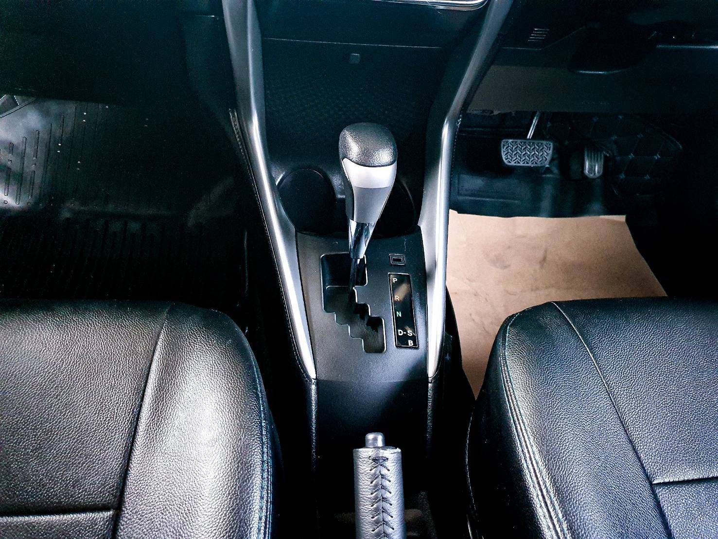 2018 TOYOTA Yaris ativ 1.2 E