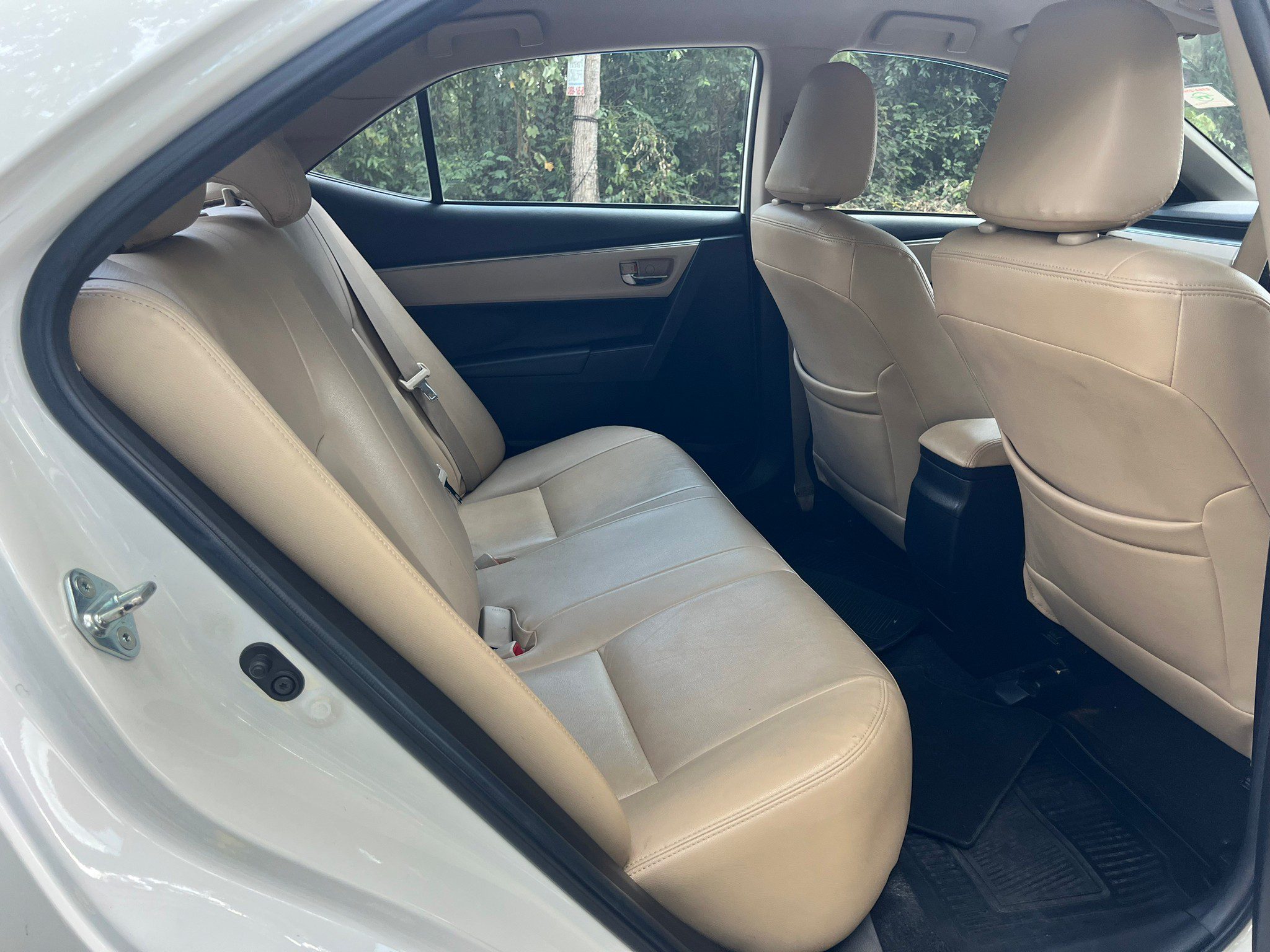 2014 TOYOTA ALTIS 1.6E cng (MNC)