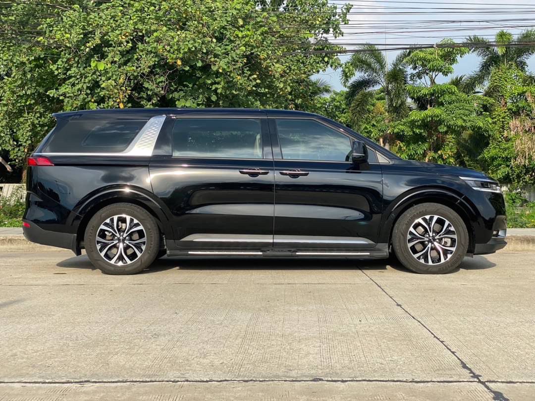 2022 KIA Carnival EX