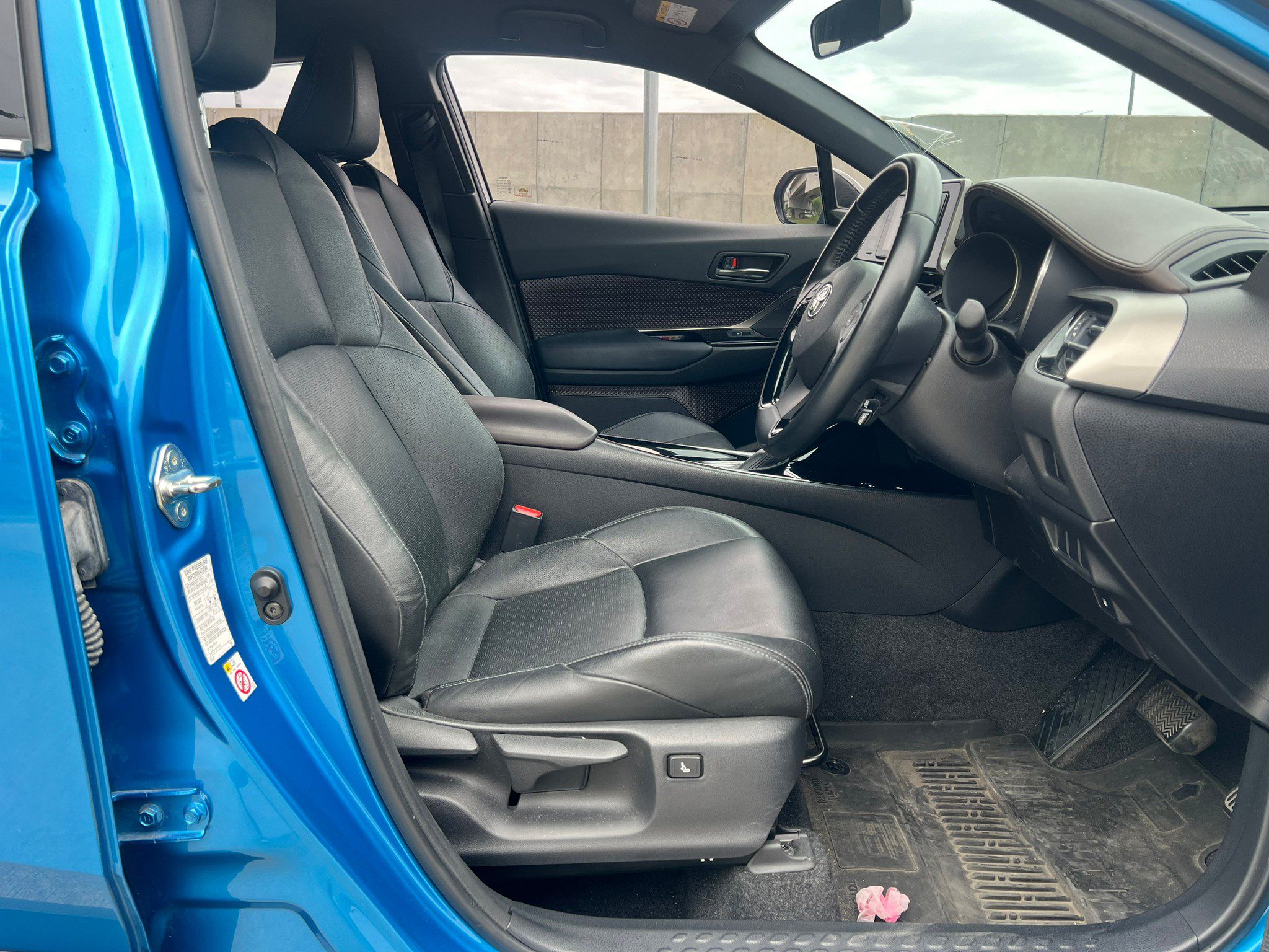 2018 TOYOTA CHR 1.8 (Hybrid) MID