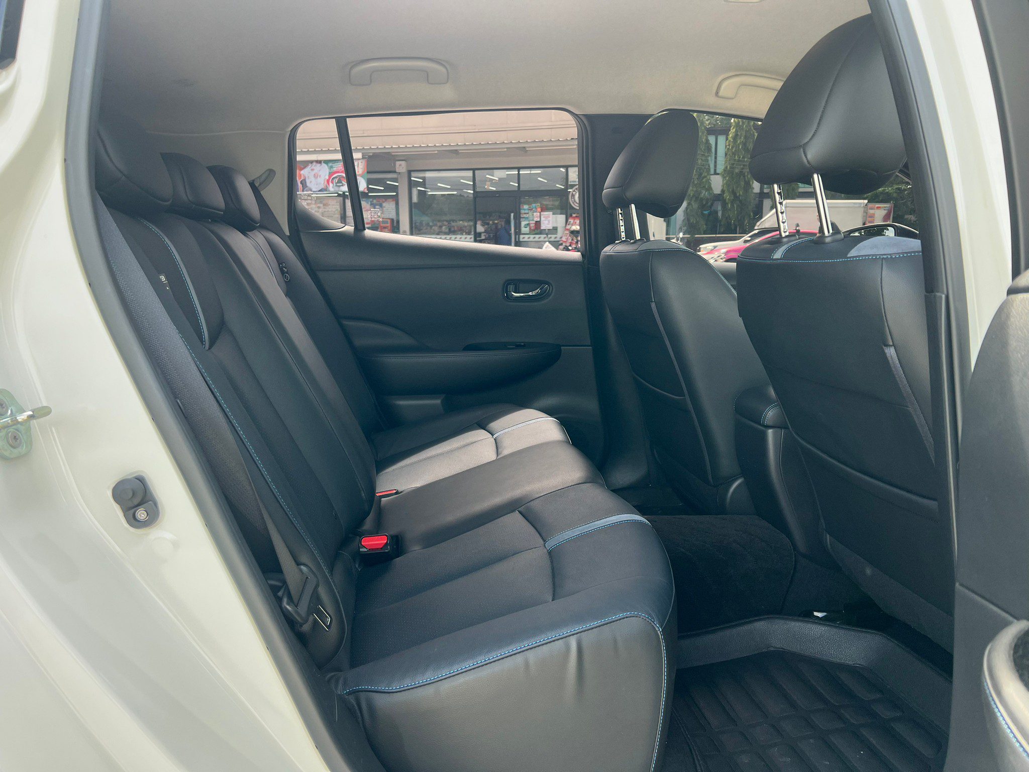 2019 NISSAN LEAF Hatch FWD (CBU,EV)